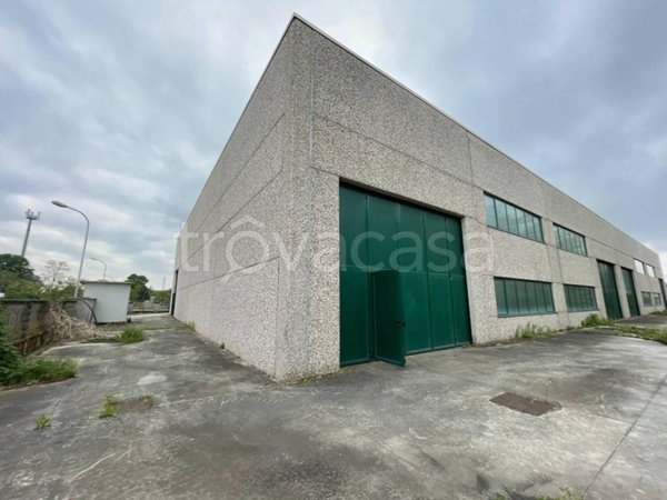 locale commerciale in affitto a Cilavegna