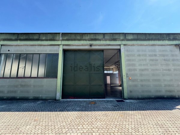locale commerciale in affitto a Cilavegna