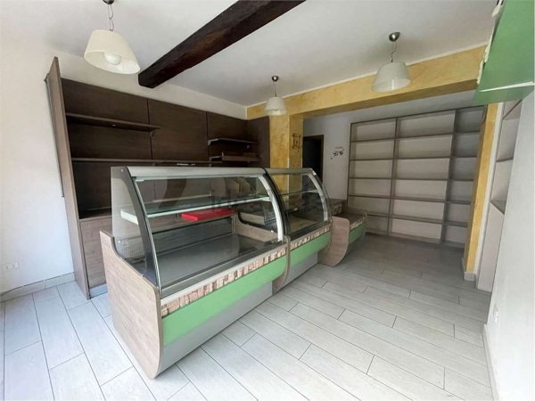 locale commerciale in affitto a Garlasco