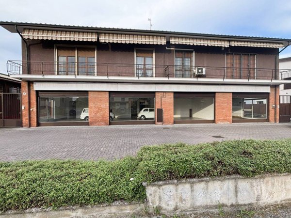 negozio in affitto a Landriano