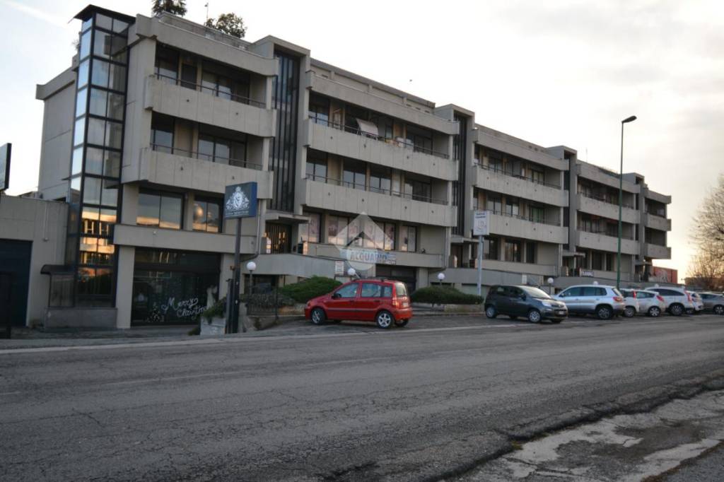 ufficio in affitto a Leinì