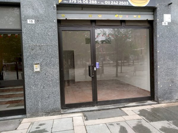locale commerciale in affitto a Leinì