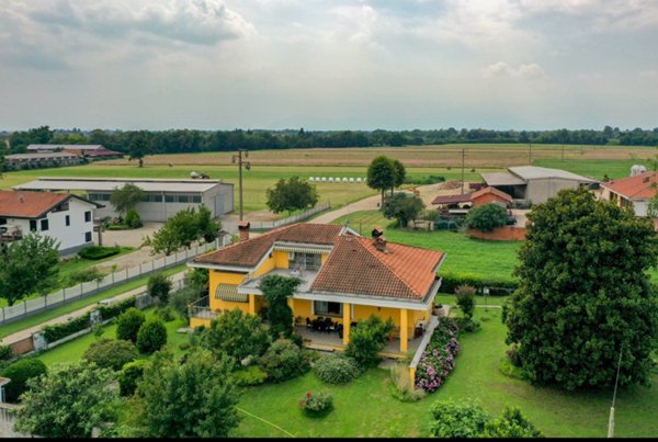 casa indipendente in affitto a Leinì in zona Tedeschi