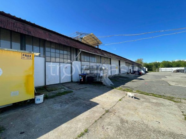 locale commerciale in affitto a Leinì in zona Tedeschi