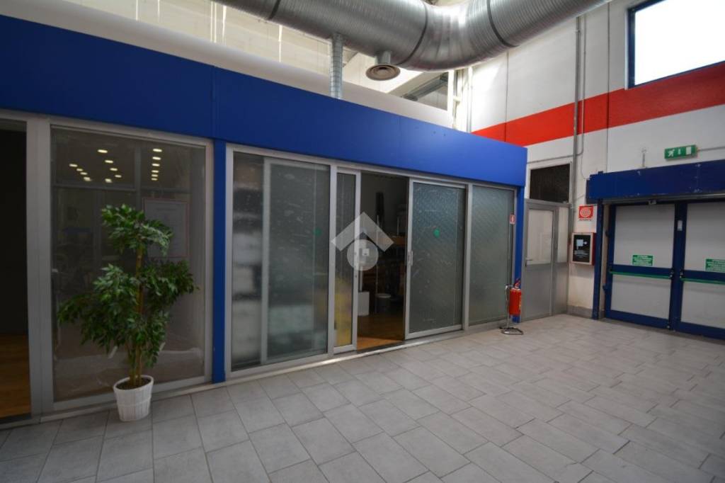 negozio in affitto a Leinì