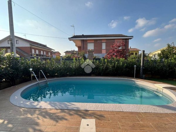 appartamento in affitto a Leinì in zona Fornacino