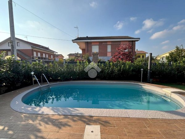 appartamento in affitto a Leinì in zona Fornacino