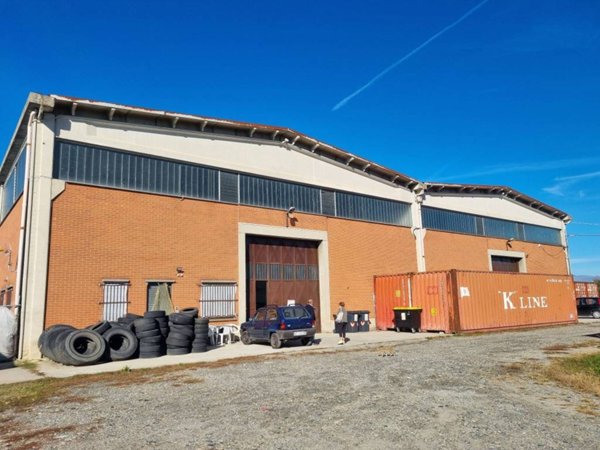 locale commerciale in affitto a Leinì