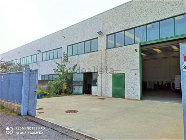 ufficio in affitto a Leinì in zona Fornacino