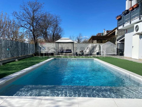 casa indipendente in affitto a Leinì in zona Tedeschi