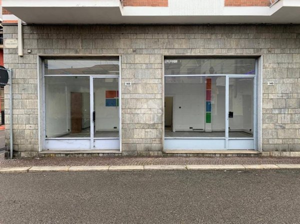 negozio in affitto a Leinì in zona Mappano di Leinì