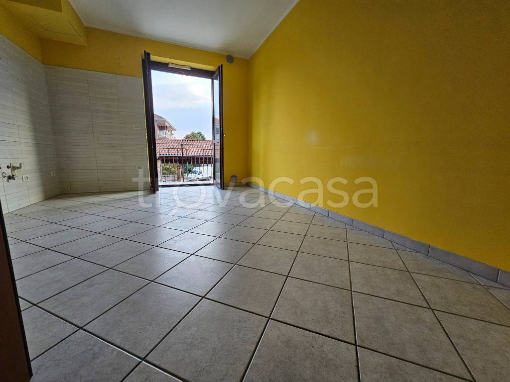 appartamento in affitto a Leinì in zona Mappano di Leinì