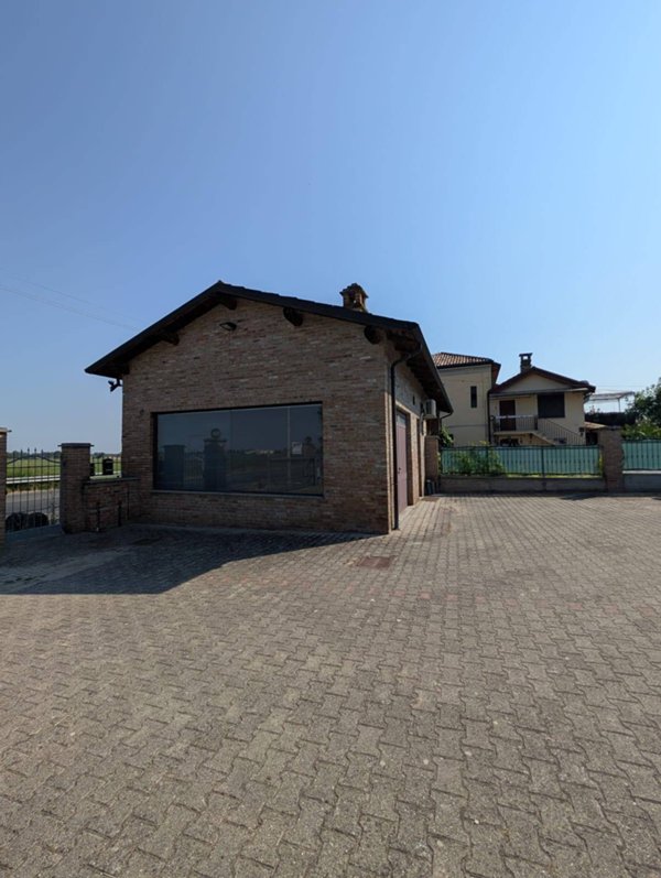 ufficio in affitto a Montebello della Battaglia in zona Sgarbina