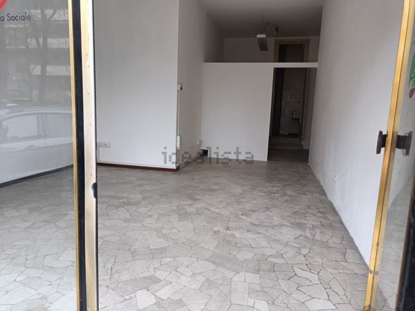 locale commerciale in affitto a Mortara