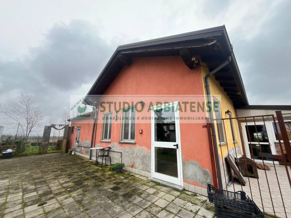 negozio in affitto a Mortara