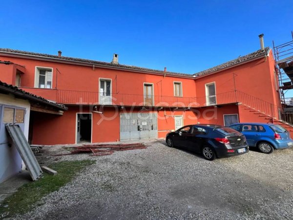 locale commerciale in affitto a Mortara