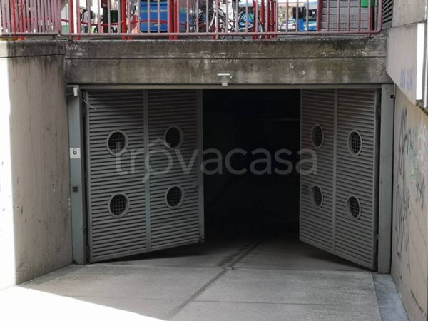 locale commerciale in affitto a Pavia in zona Stazione