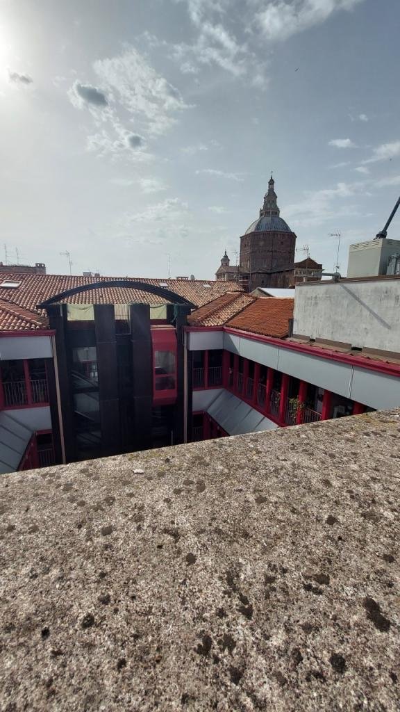 negozio in affitto a Pavia in zona Centro Città