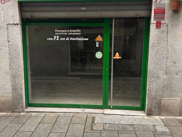 negozio in affitto a Pavia