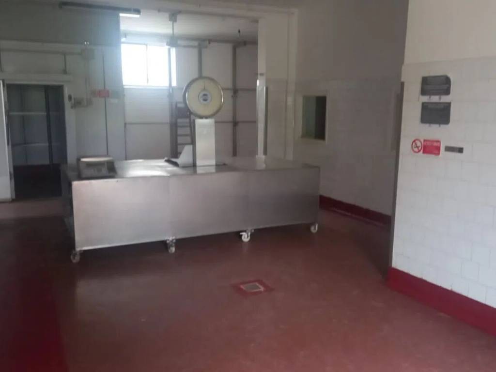locale commerciale in affitto a Pavia in zona Fossarmato