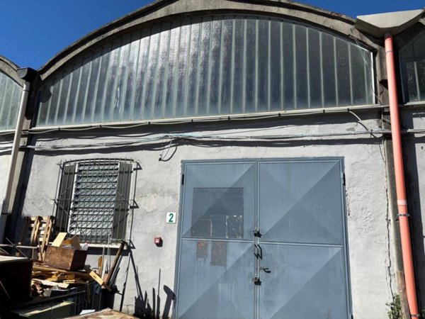 locale commerciale in affitto a Pavia in zona Pompieri