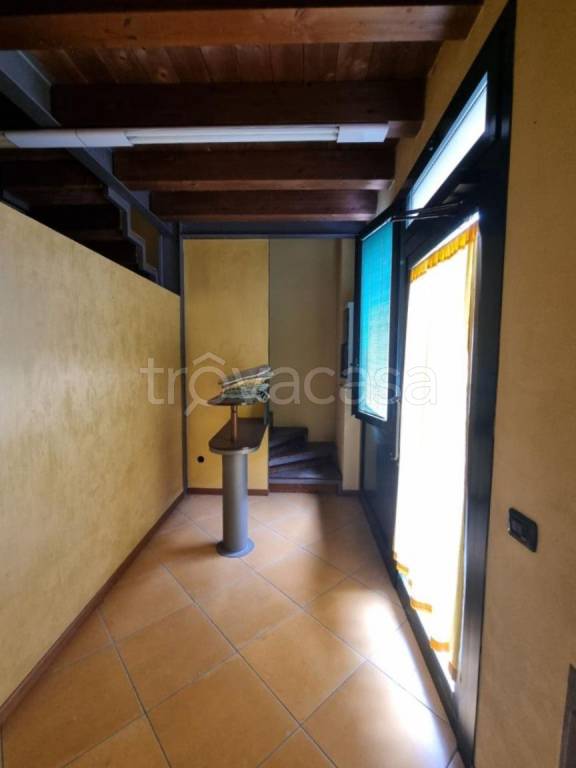 negozio in affitto a Pavia in zona Borgo Ticino