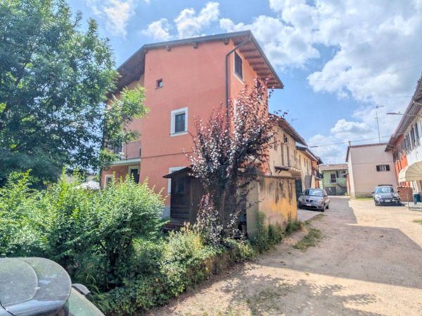 appartamento in affitto a Pavia in zona Borgo Ticino