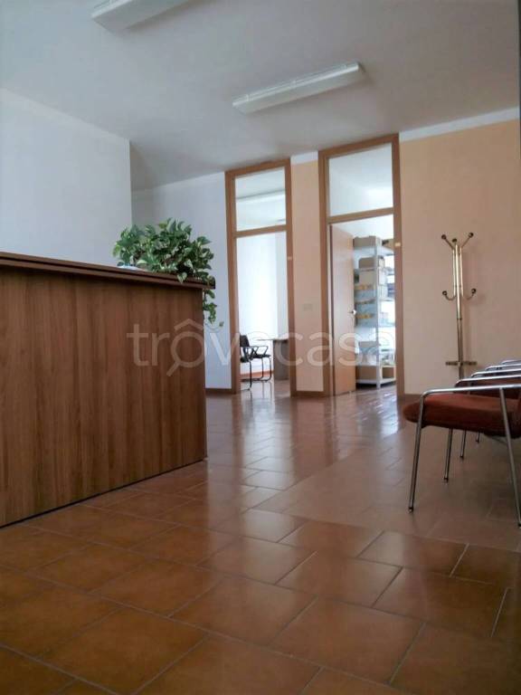ufficio in affitto a Pavia in zona Stazione