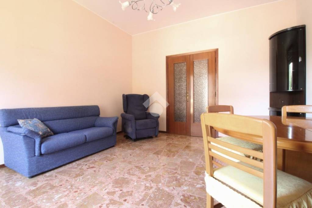 appartamento in affitto a Pavia in zona Vallone