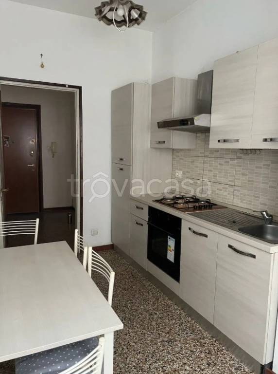 appartamento in affitto a Pavia in zona Città Giardino
