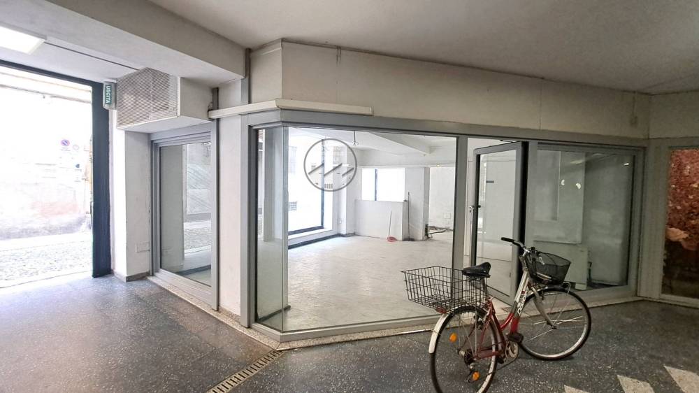 negozio in affitto a Pavia in zona Centro Città