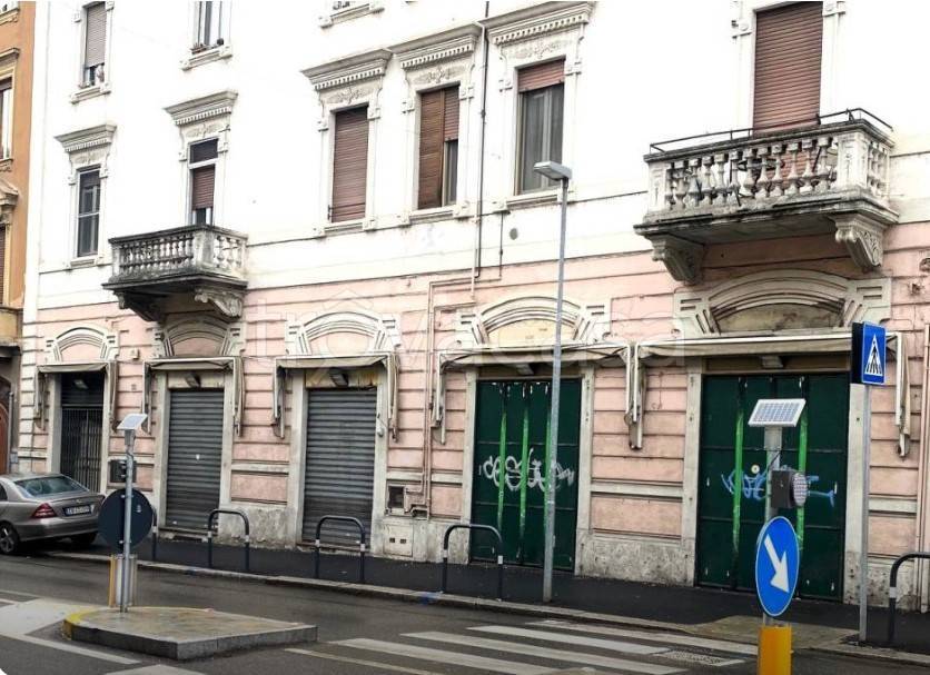 negozio in affitto a Pavia in zona Stazione