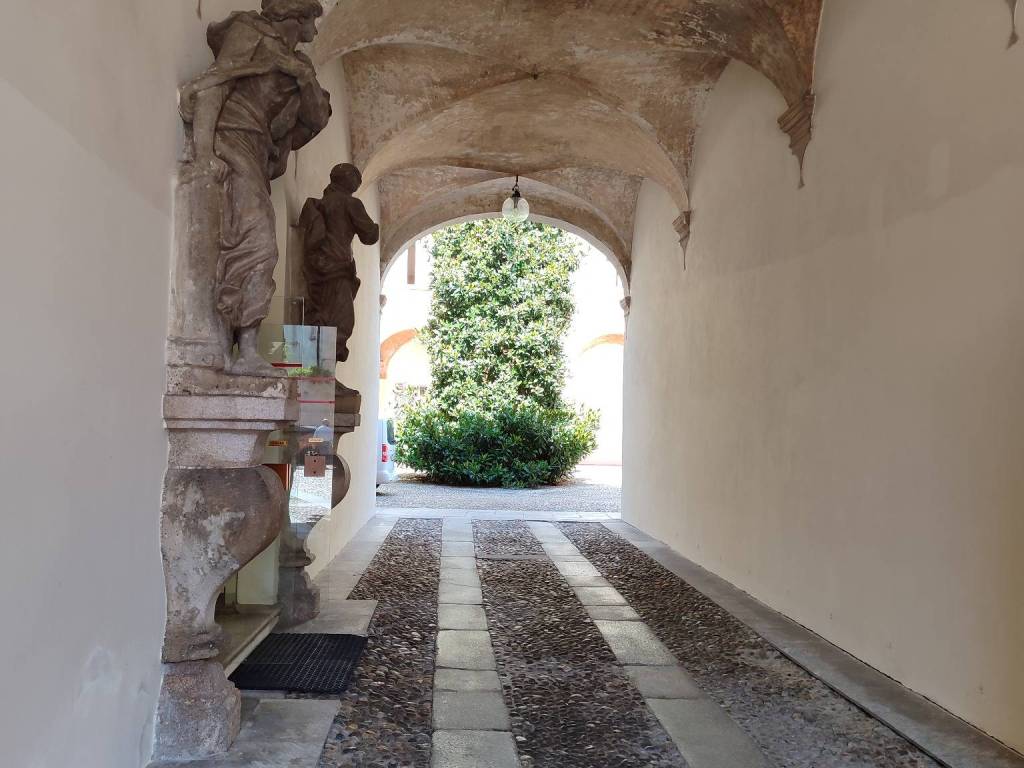 appartamento in affitto a Pavia in zona Centro Città