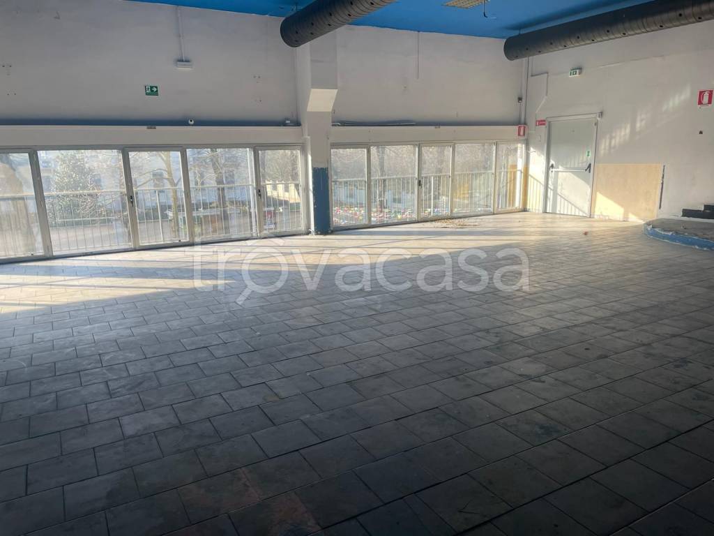 negozio in affitto a Pavia in zona San Pietro