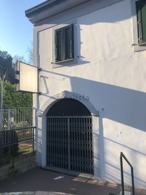 locale di sgombero in affitto a Pavia in zona Stazione