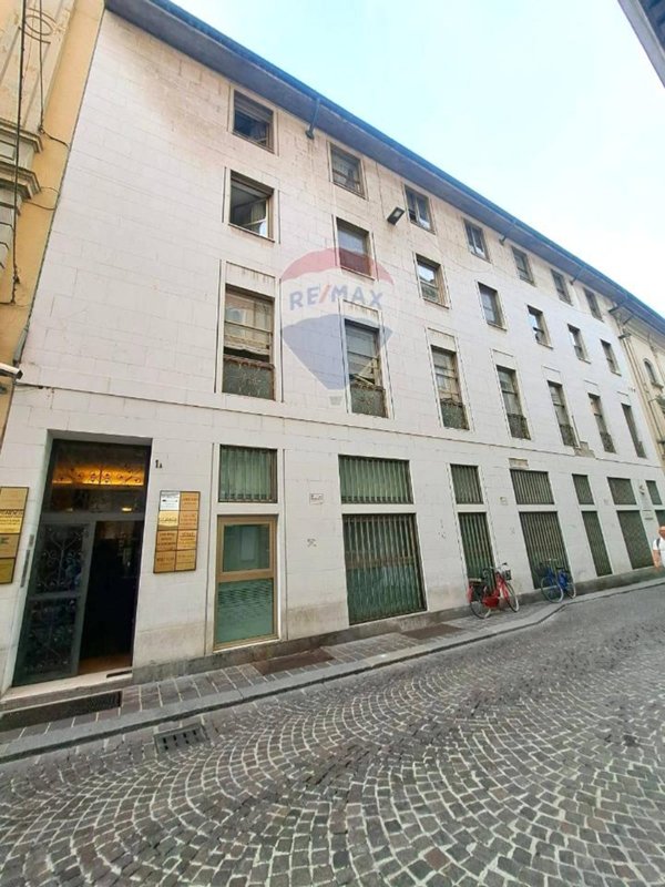 appartamento in affitto a Pavia in zona Centro Città