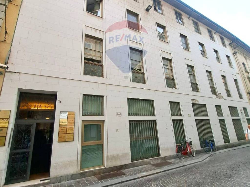 appartamento in affitto a Pavia in zona Centro Città