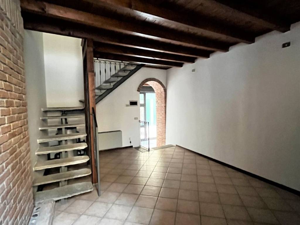 trivano in affitto a Pavia in zona Centro Città