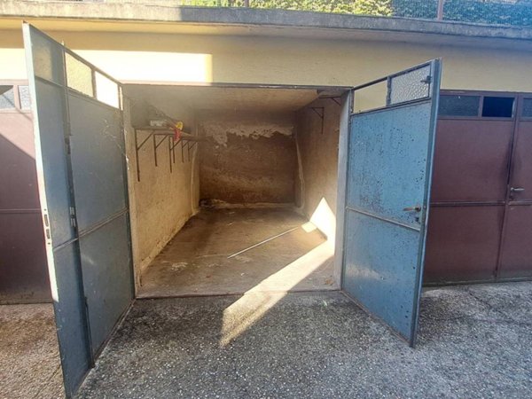 locale di sgombero in affitto a Pavia in zona Pompieri
