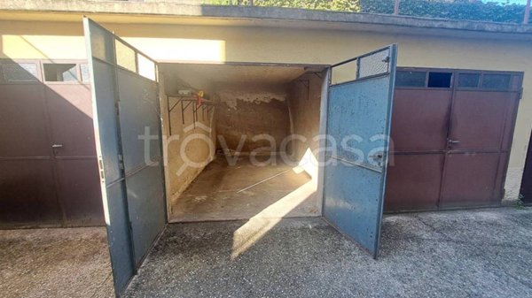 locale di sgombero in affitto a Pavia in zona Pompieri