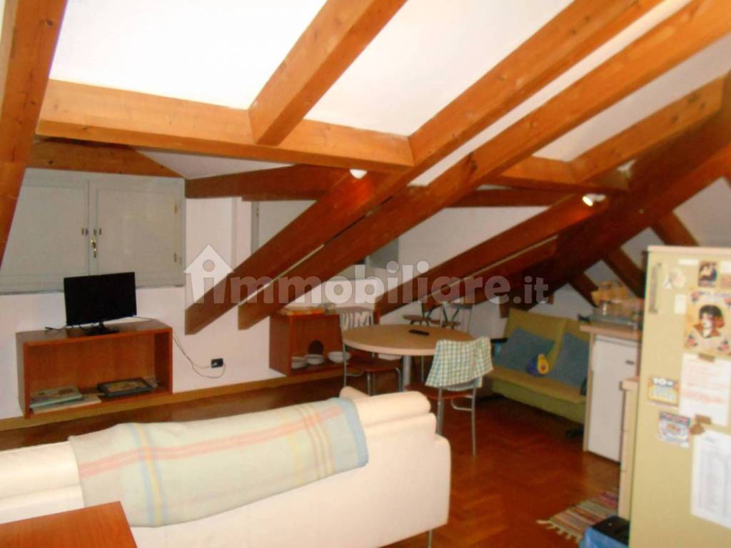 appartamento in affitto a Pavia in zona Viale Cremona