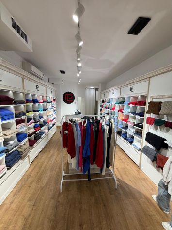 negozio in affitto a Pavia in zona Centro Città