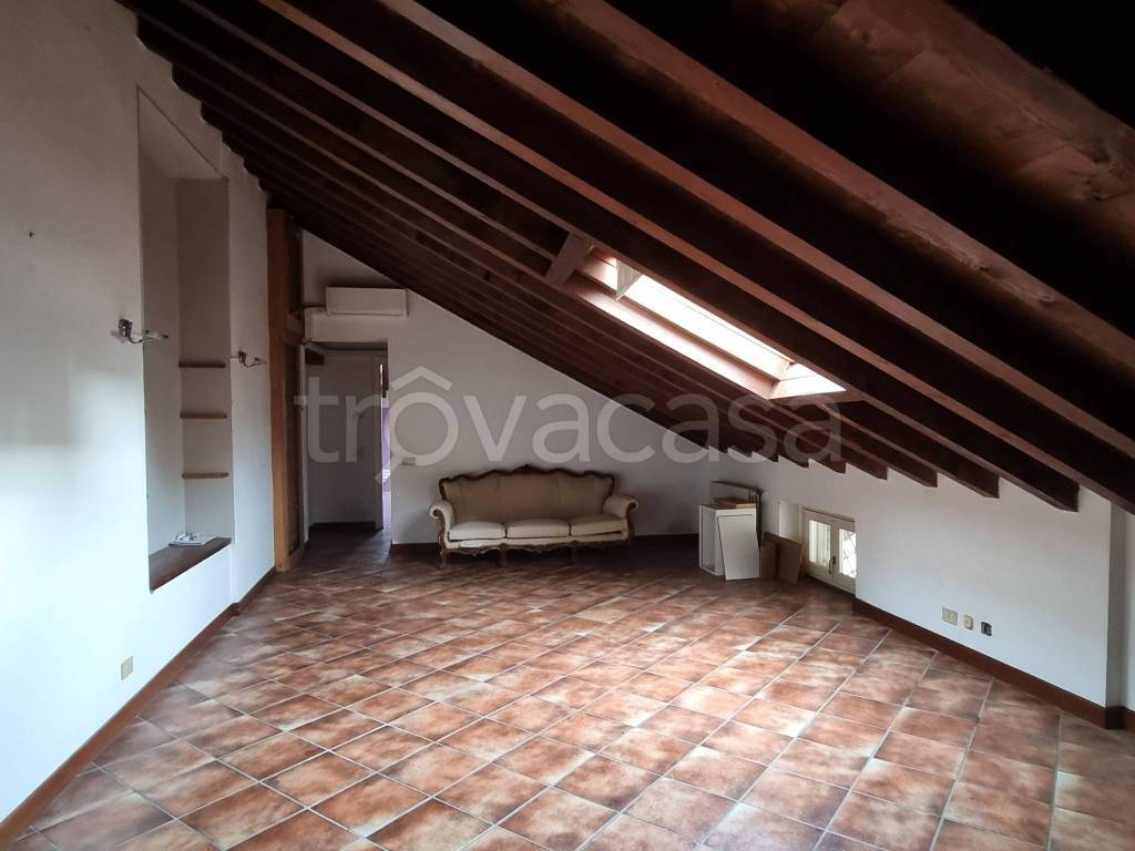 appartamento in affitto a Pavia in zona Centro Città