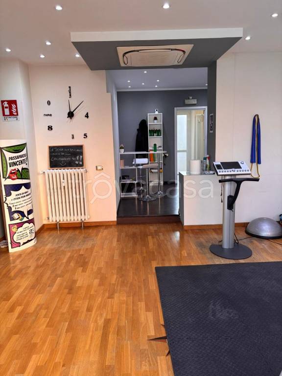 negozio in affitto a Pavia in zona Città Giardino