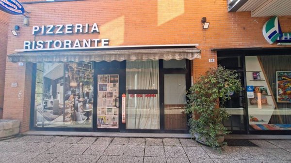 negozio in affitto a Pavia in zona Stazione