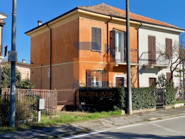 casa indipendente in affitto a Pavia in zona Chiozzo