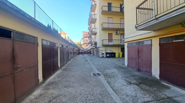 locale di sgombero in affitto a Pavia in zona Pompieri