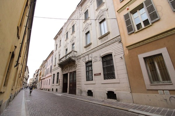 ufficio in affitto a Pavia in zona Centro Città