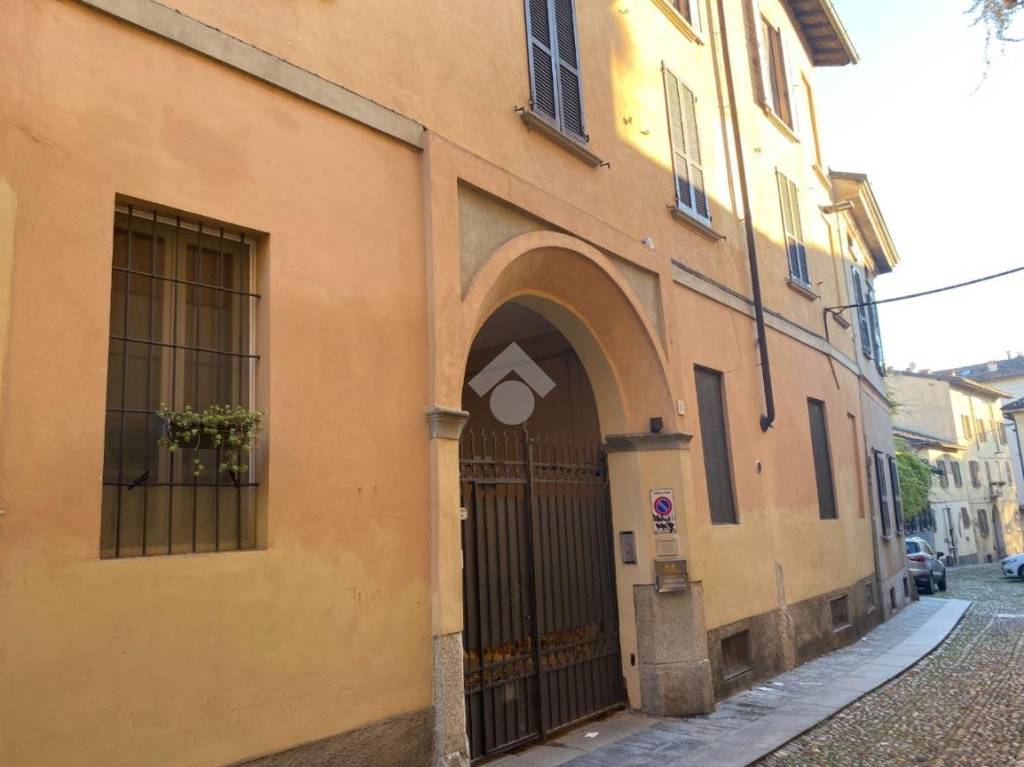 appartamento in affitto a Pavia in zona Centro Città