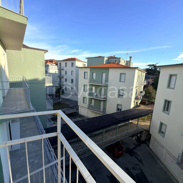 appartamento in affitto a Pavia in zona Città Giardino